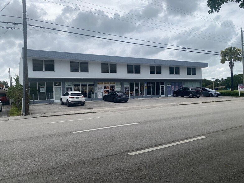 More Photos Of 400 S Dixie Hwy, Hallandale Beach Storefront Retail Office For Lease