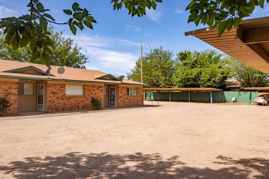 More Photos Of 1102 Sherman Ave, Levelland Apartments For Sale