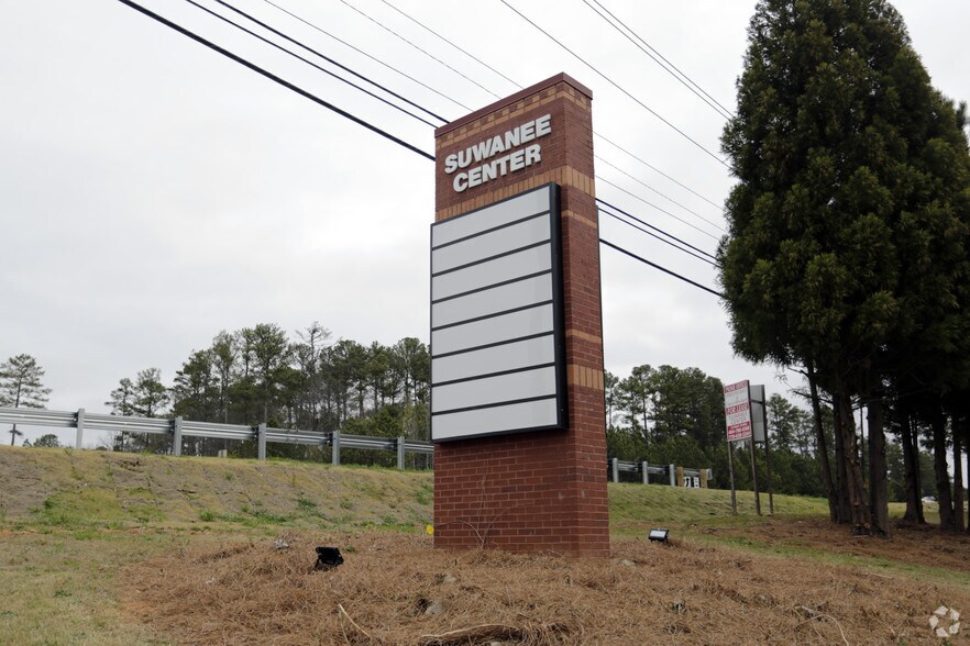 More Photos Of 970 Peachtree Industrial Blvd, Suwanee Office Residential For Lease