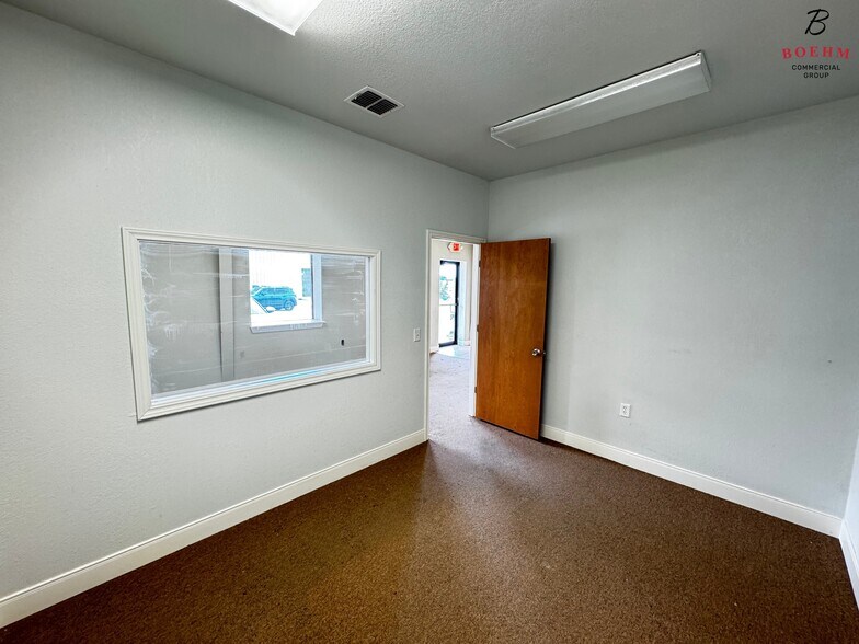 More Photos Of 103 Ranger Dr, Boerne Warehouse For Lease