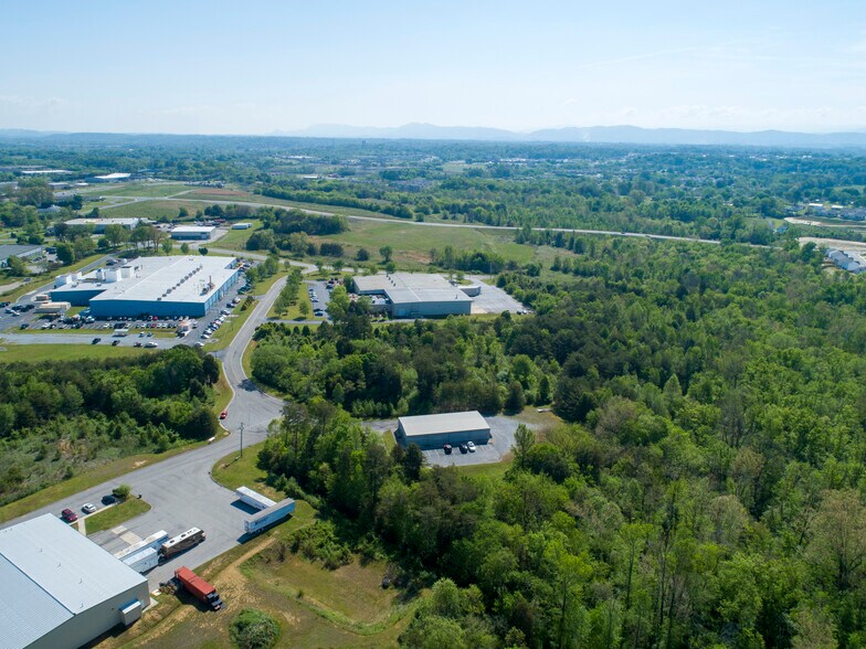 More Photos Of Excellence Way, Maryville Distribution For Lease