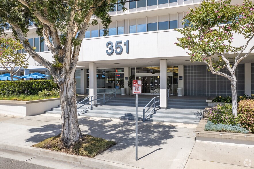 More Photos Of 351 Hospital Rd, Newport Beach Medical For Lease
