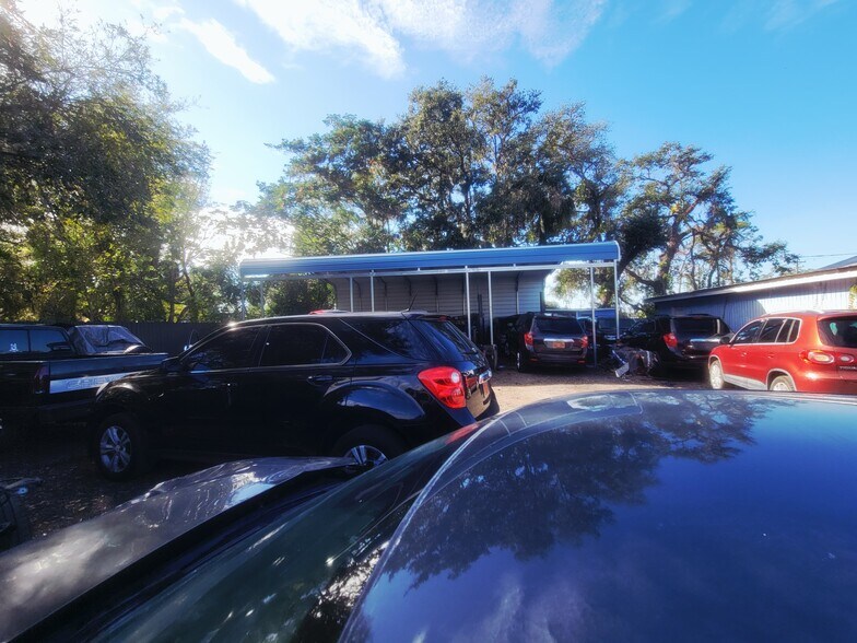 More Photos Of 9701 E US Highway 92, Tampa Freestanding For Sale