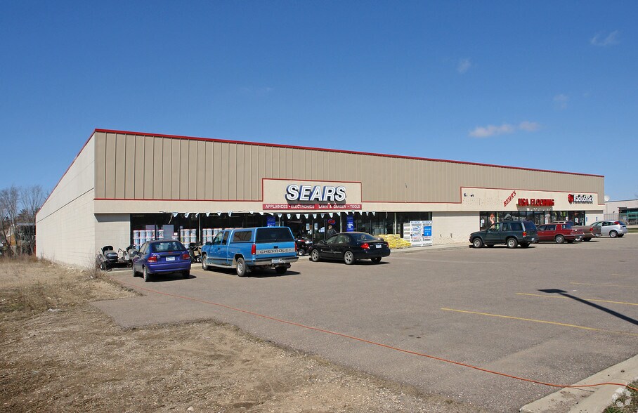 More Photos Of 396 Schilling Dr S, Dundas Storefront For Lease