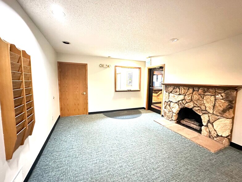 More Photos Of 1275 Joliet St, Dyer General Retail For Sale