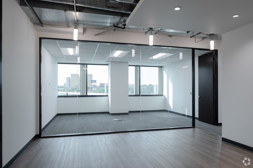 More Photos Of 400 S Colorado Blvd, Denver Office For Lease