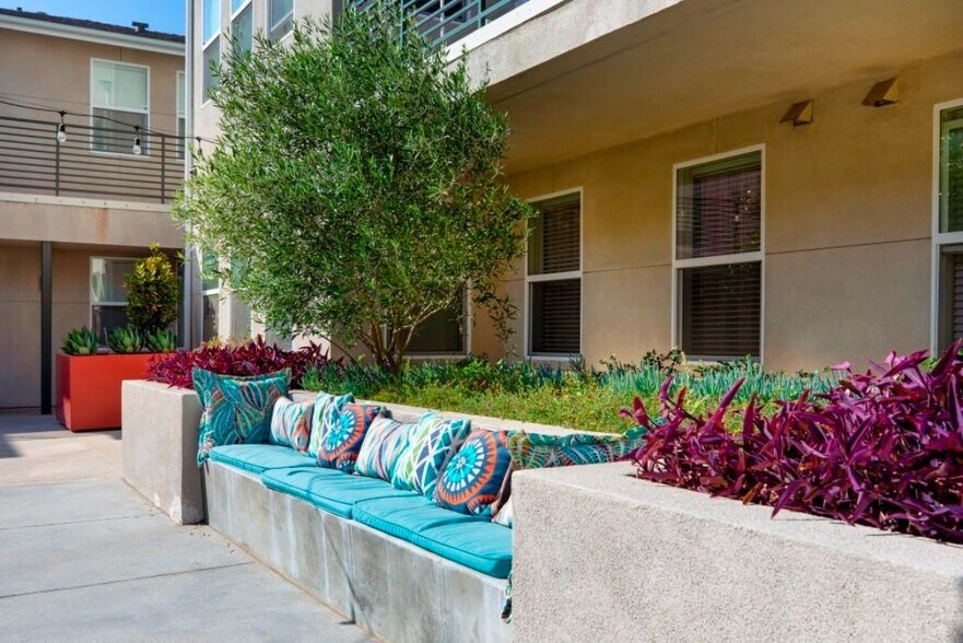 More Photos Of 11114 Darling Rd, Ventura Apartments For Lease