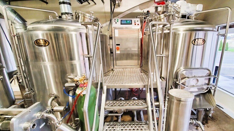 More Photos Of 194 SE Main St, Winston Flex For Sale