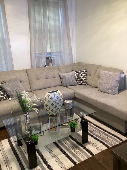 More Photos Of 2513 West St, Union City Apartments For Sale