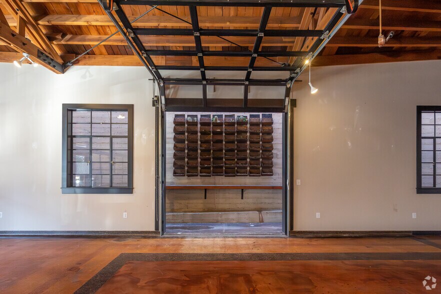 More Photos Of 6728 Bright Ave, Whittier Storefront For Sale