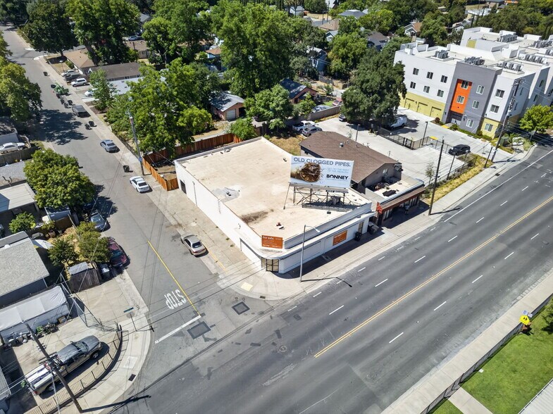 More Photos Of 3930 Broadway, Sacramento Freestanding For Sale