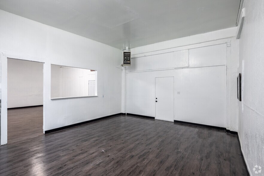 More Photos Of 8129 San Pedro St, Los Angeles Storefront For Sale