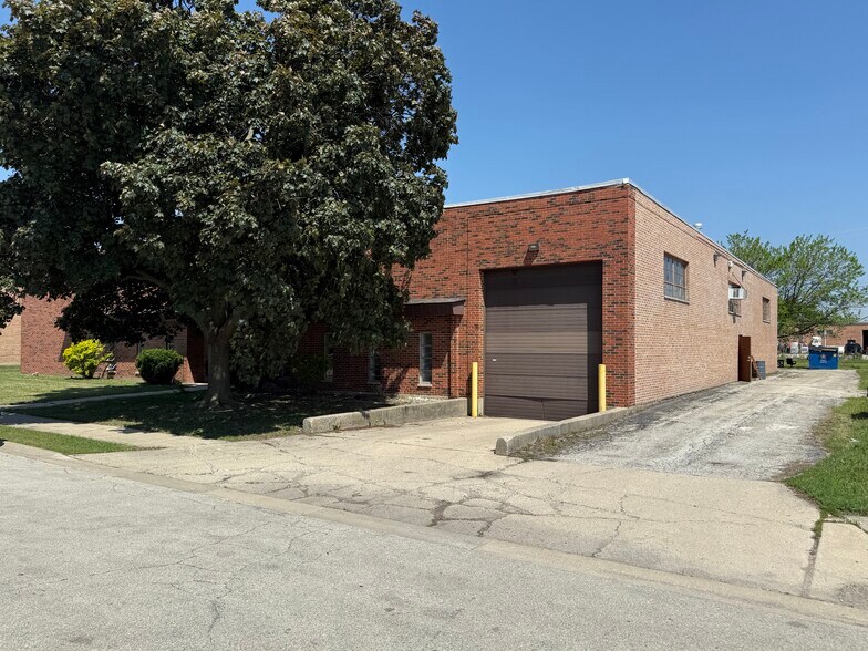 Primary Photo Of 1430 Louis Ave, Elk Grove Village Warehouse For Sale