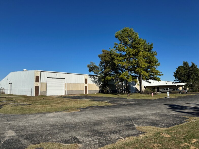 More Photos Of 8635 W 21st St, Sand Springs Warehouse For Lease