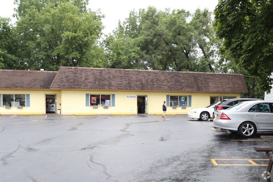 More Photos Of 574-582 E Main St, Batavia Freestanding For Sale