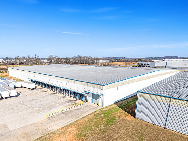More Photos Of 103 Enterprise Dr SW, Calhoun Warehouse For Lease