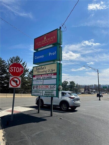 More Photos Of 1710 MacArthur Rd, Whitehall Storefront Retail Office For Lease