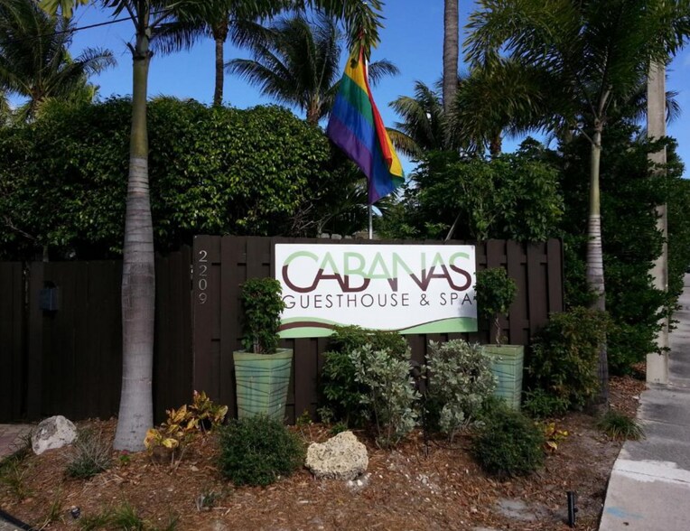More Photos Of 2133-2209 NE 26th St, Wilton Manors Hotel For Sale