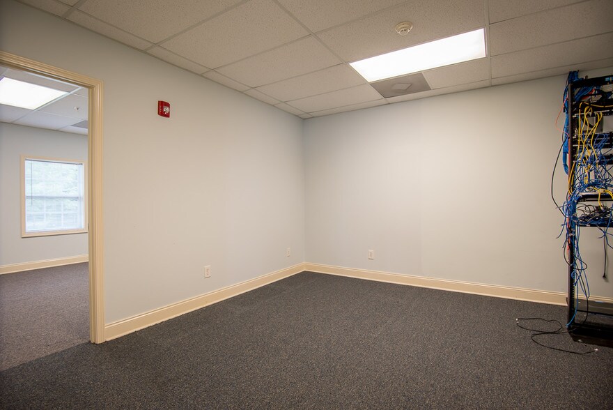 More Photos Of 9478 Winding Way Ln, Jonesboro Office For Sale