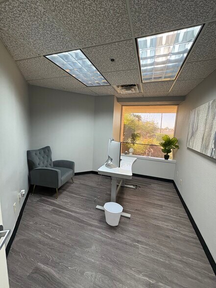More Photos Of 10240 W Bell Rd, Sun City Office For Lease