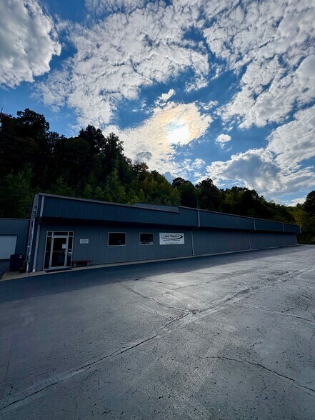 More Photos Of 4388 Gibsonia Rd, Gibsonia Warehouse For Lease