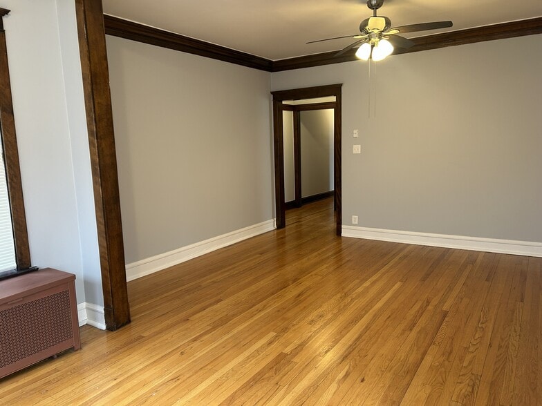 More Photos Of 6841 S Dante Ave, Chicago Apartments For Sale