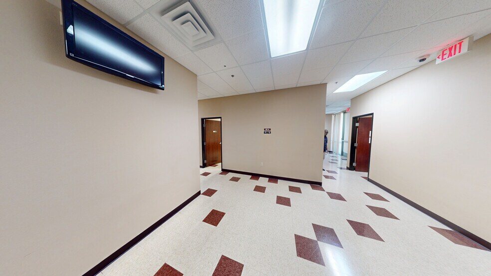 More Photos Of 5105 Camino Al Norte Rd, North Las Vegas Office For Lease