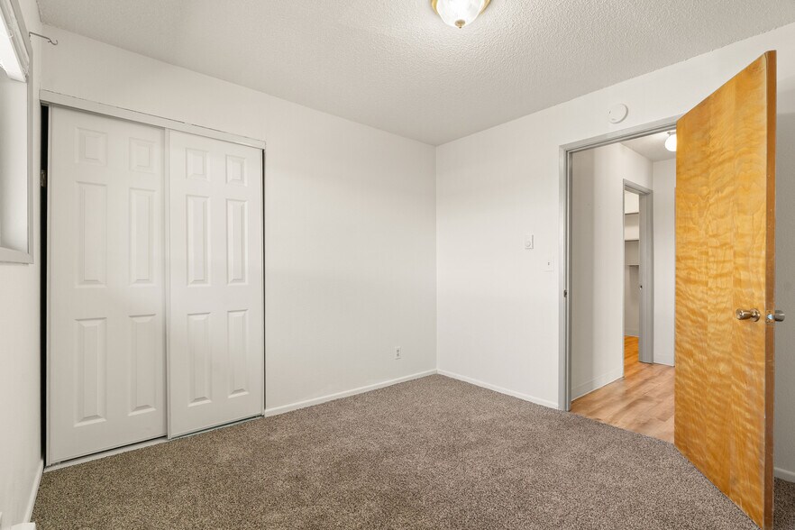 More Photos Of 110-162 NW 15th St, Gresham Apartments For Sale