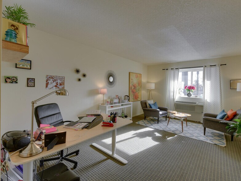 More Photos Of 3939 NE Hancock St, Portland Office For Sale