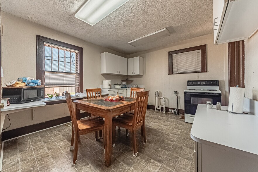 More Photos Of 134 W 7th St, Walsenburg Office Residential For Sale