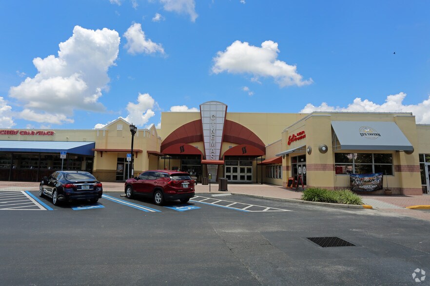 More Photos Of 10707-10719 Rodeo Dr, Bradenton Movie Theatre For Lease