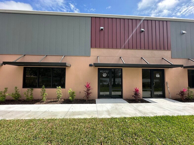 More Photos Of 4214 Solutions Ln, Bradenton Warehouse For Lease