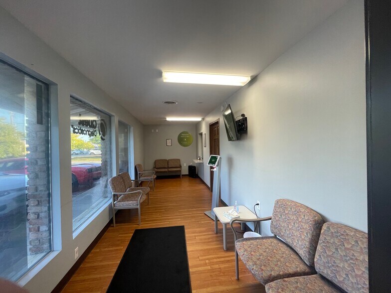 More Photos Of 520 N Mission St, Mount Pleasant Office For Sale