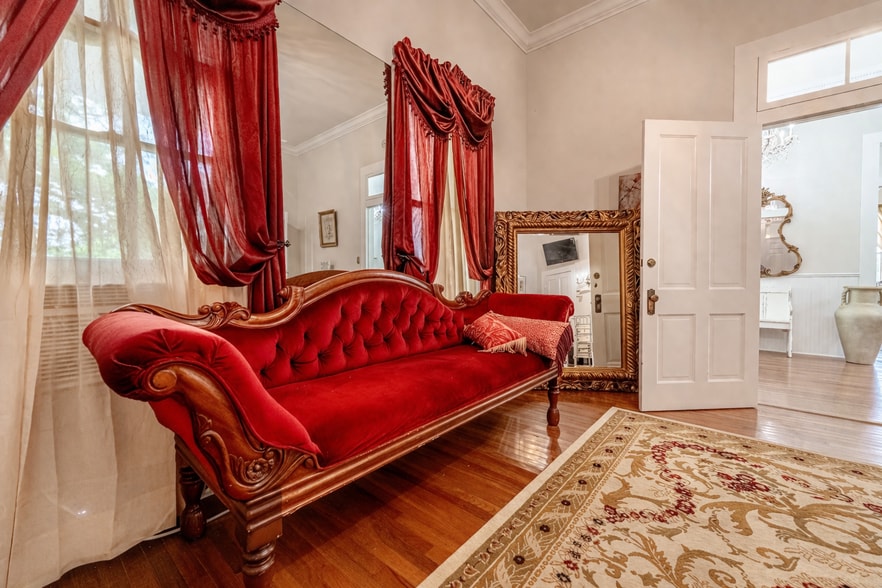 More Photos Of 5800 England Dr, Alexandria Specialty For Sale