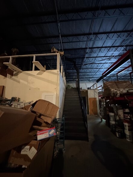 More Photos Of 100 NE 26th St, Miami Warehouse For Sale