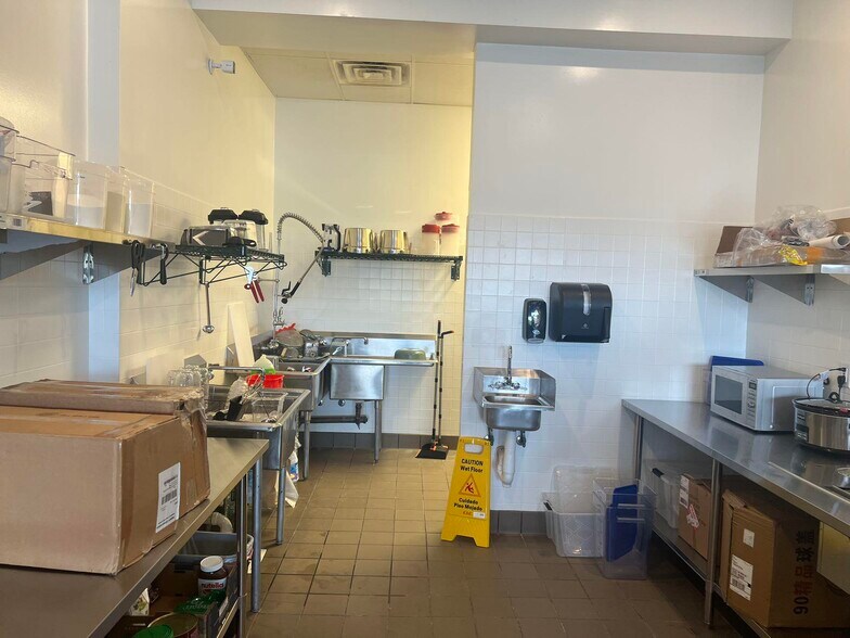 More Photos Of 440 Ernest Barrett Pky, Kennesaw Unknown For Lease