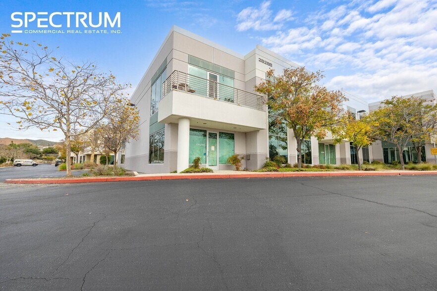 More Photos Of 28280-28288 Alta Vista Ave, Valencia Distribution For Lease