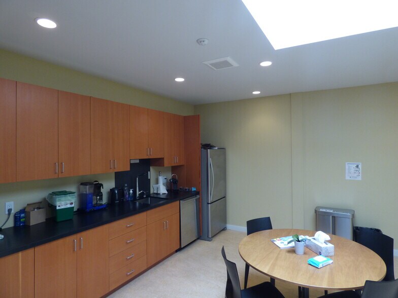 More Photos Of 3640 Grand Ave, Oakland Office For Sale