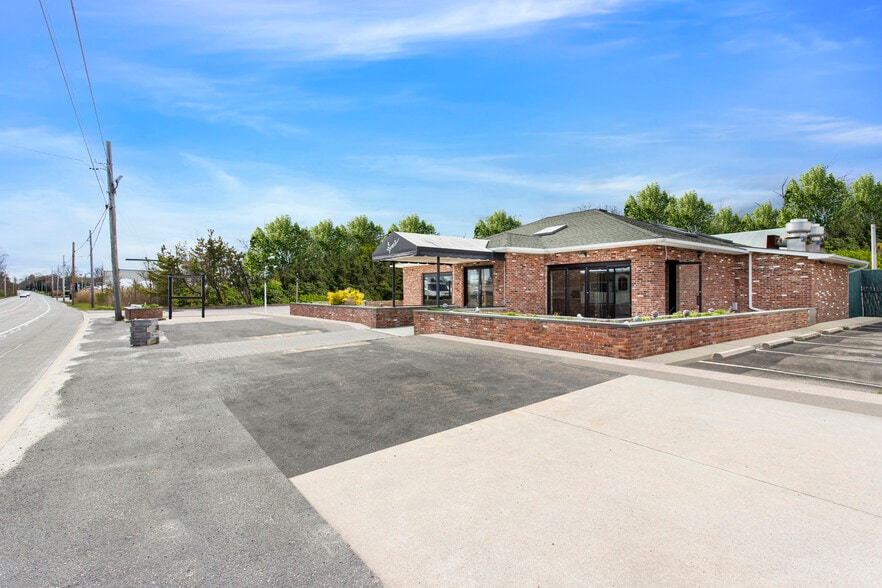 More Photos Of 62375 Rt-25, Southold Restaurant For Sale
