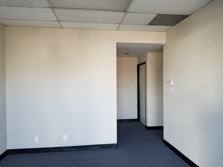 More Photos Of 127 Business Center Dr, Corona Distribution For Lease