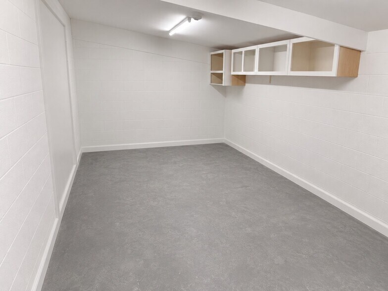 More Photos Of 6000 Fisk Ave, Chattanooga Storefront Retail Office For Sale