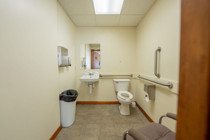 More Photos Of 3519 Bigelow Blvd, Pittsburgh Office For Sale