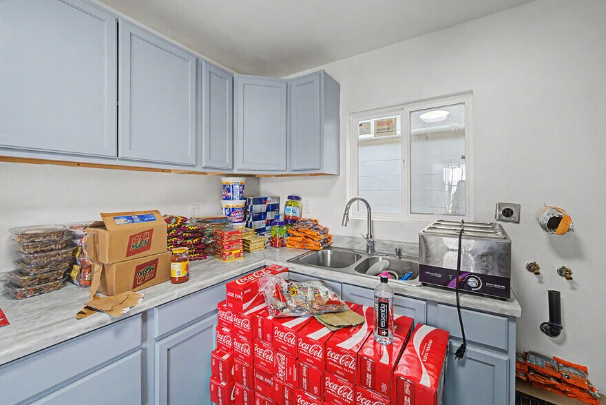 More Photos Of 1037 Harding Ave, National City Freestanding For Sale