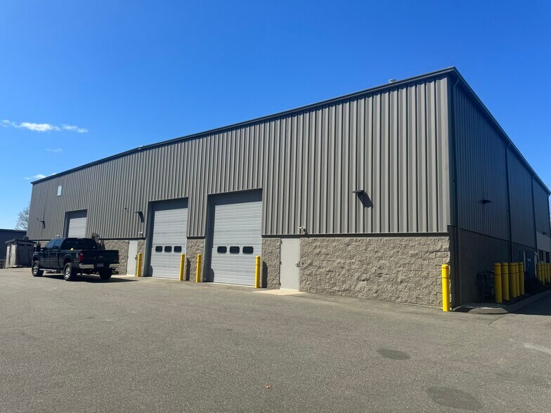 More Photos Of 80 Sequin Dr, Glastonbury Warehouse For Lease