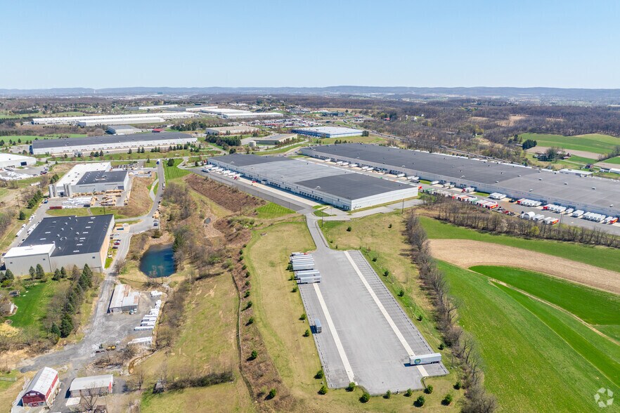 More Photos Of 9747 Commerce Cir, Kutztown Warehouse For Lease