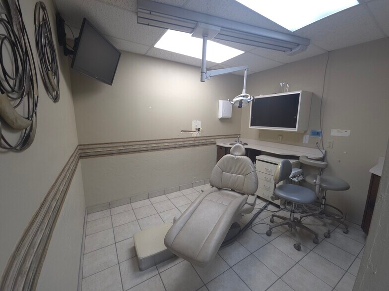 More Photos Of 3100 S Elm Pl, Broken Arrow Medical For Lease