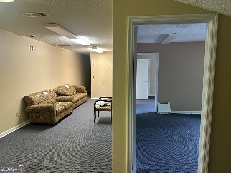 More Photos Of 670 S 8th St, Griffin Medical For Sale