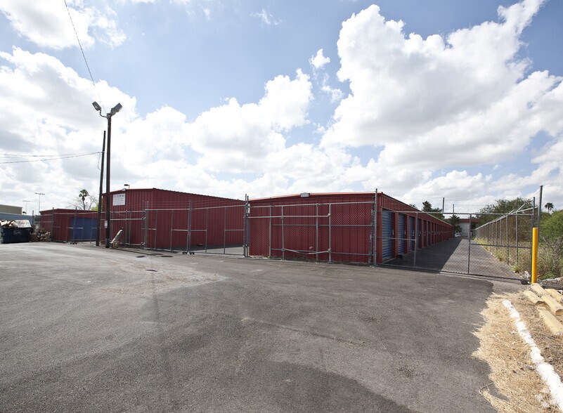 More Photos Of 1801 N Conway Ave, Mission Self Storage For Sale