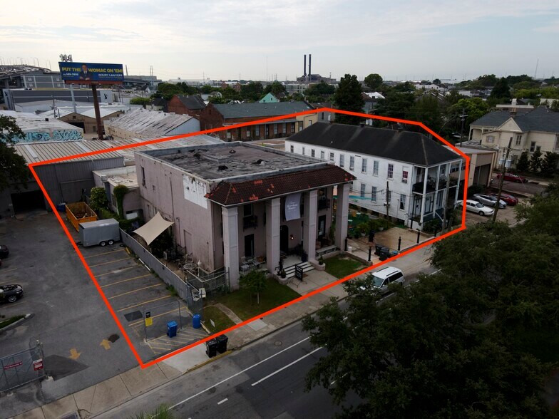 More Photos Of 1152 Camp St, New Orleans Office For Sale
