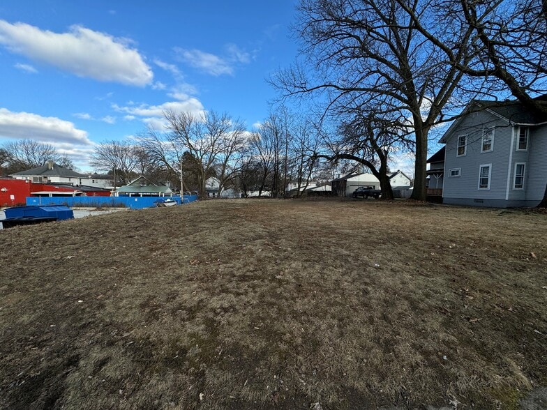 More Photos Of 358 Glenwood Ave, Akron Bar For Sale
